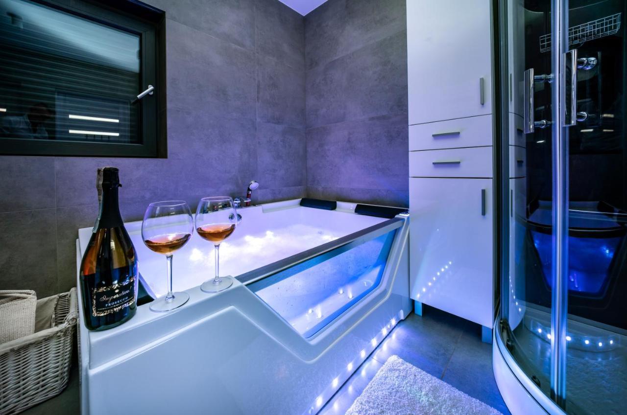 Domek Hot Tub Jacuzzi Chillout Kołobrzeg Eksteriør bilde