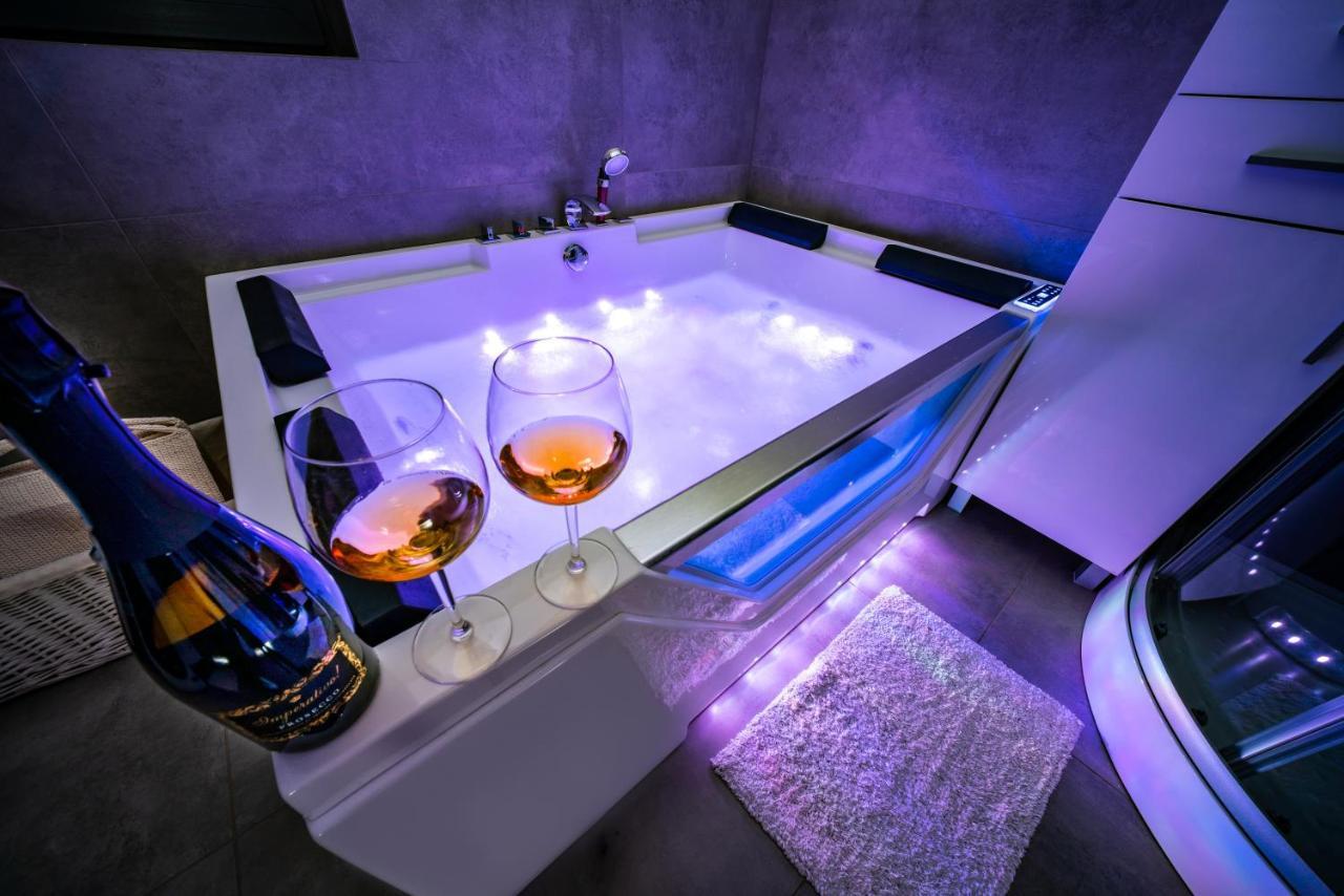 Domek Hot Tub Jacuzzi Chillout Kołobrzeg Eksteriør bilde